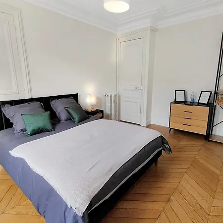 Amazing Refurbished Flat In V