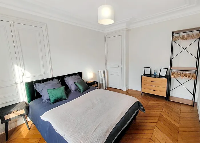 Amazing Refurbished Flat In V