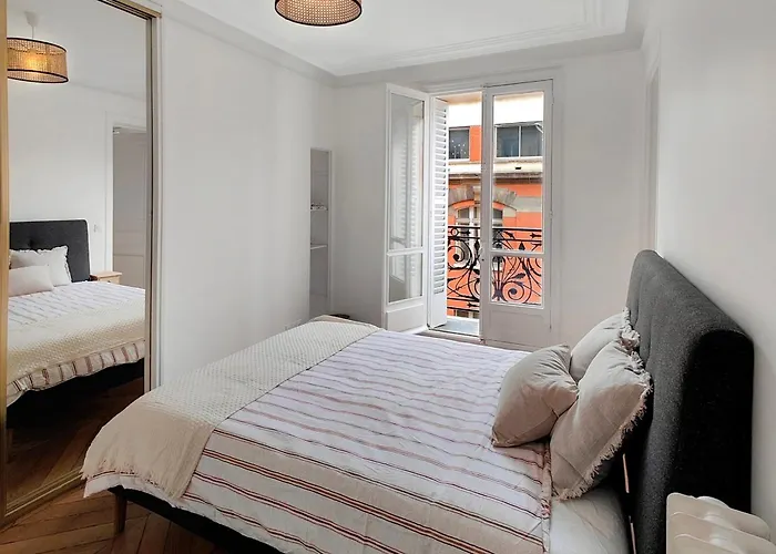 Amazing Refurbished Flat In V Apartament