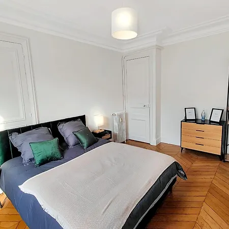 Amazing Refurbished Flat In V